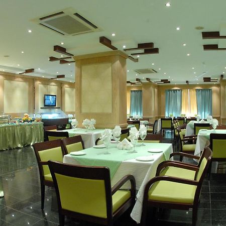Al Muntazah Plaza Hotel Ad Dawhah Esterno foto