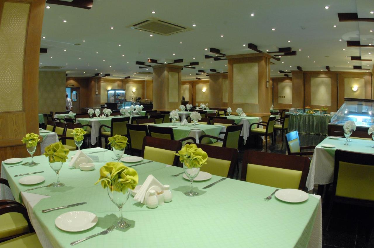 Al Muntazah Plaza Hotel Ad Dawhah Esterno foto