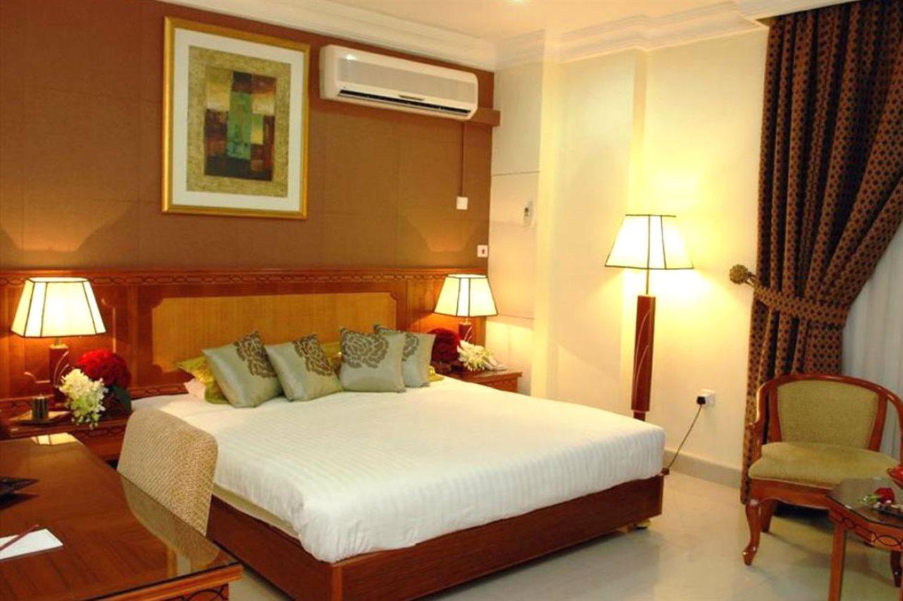 Al Muntazah Plaza Hotel Ad Dawhah Esterno foto