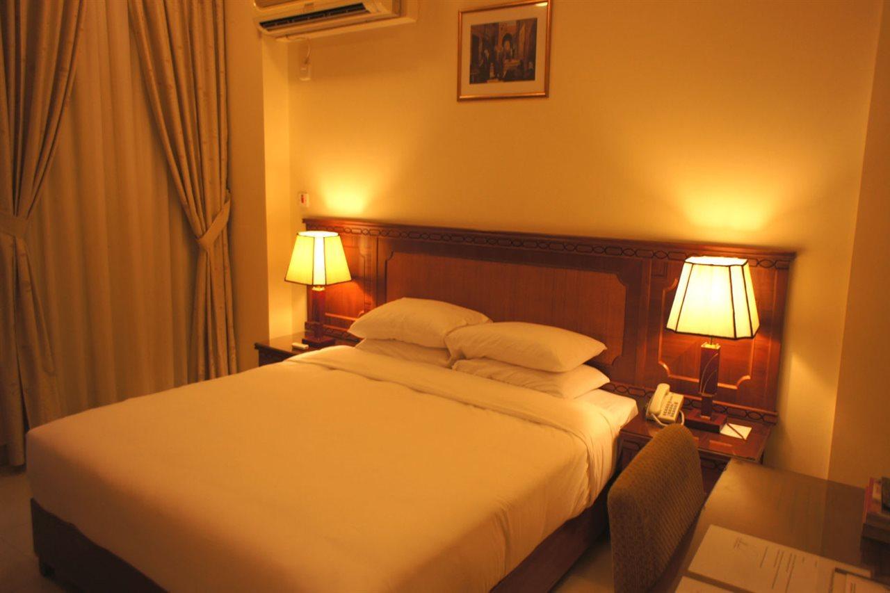 Al Muntazah Plaza Hotel Ad Dawhah Esterno foto