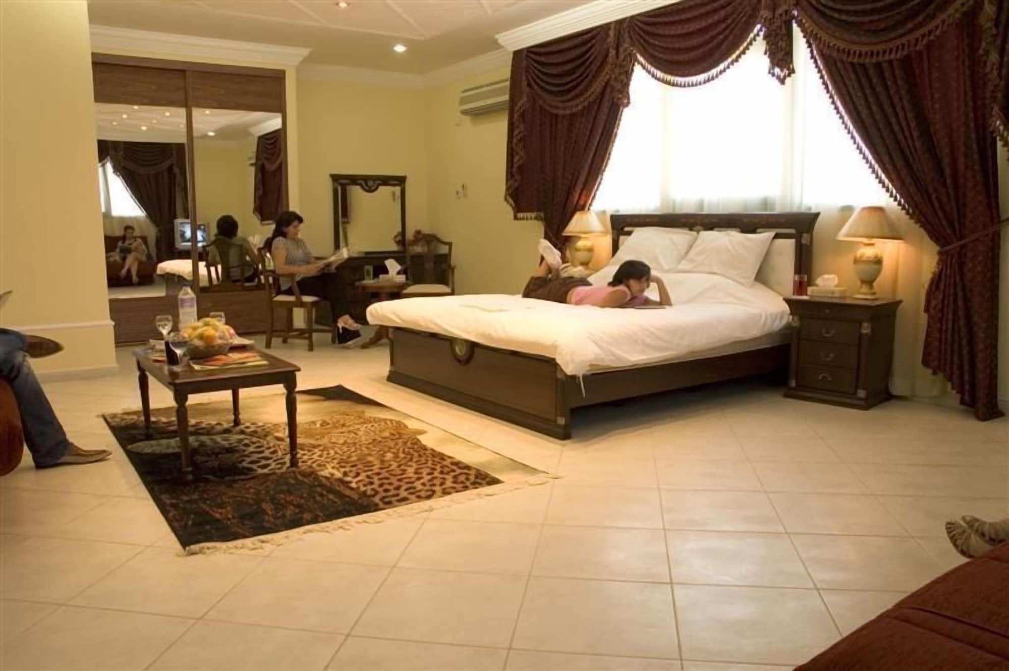 Al Muntazah Plaza Hotel Ad Dawhah Esterno foto