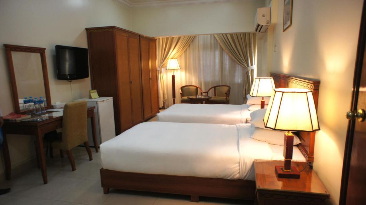 Al Muntazah Plaza Hotel Ad Dawhah Esterno foto